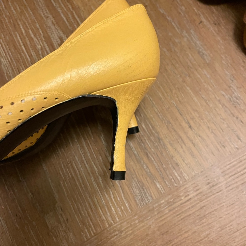Stuart Weitzman Shoes - Picture 2 of 6